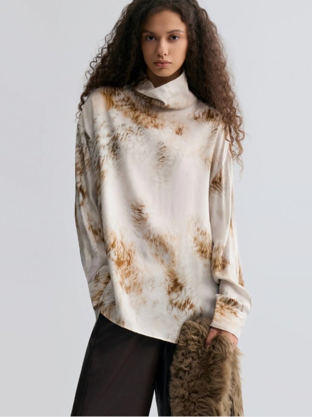 The Front Row Shop Fur Print Top, size Small - Picture 14 of 16